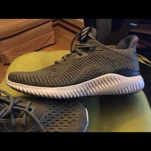 Adidas alphaBounce brand new size 7.5